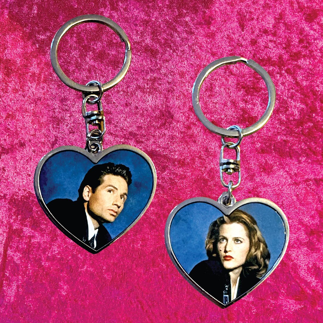 Dana Scully & Fox Mulder X-files Heart Keychain 90s Y2K Sci-fi