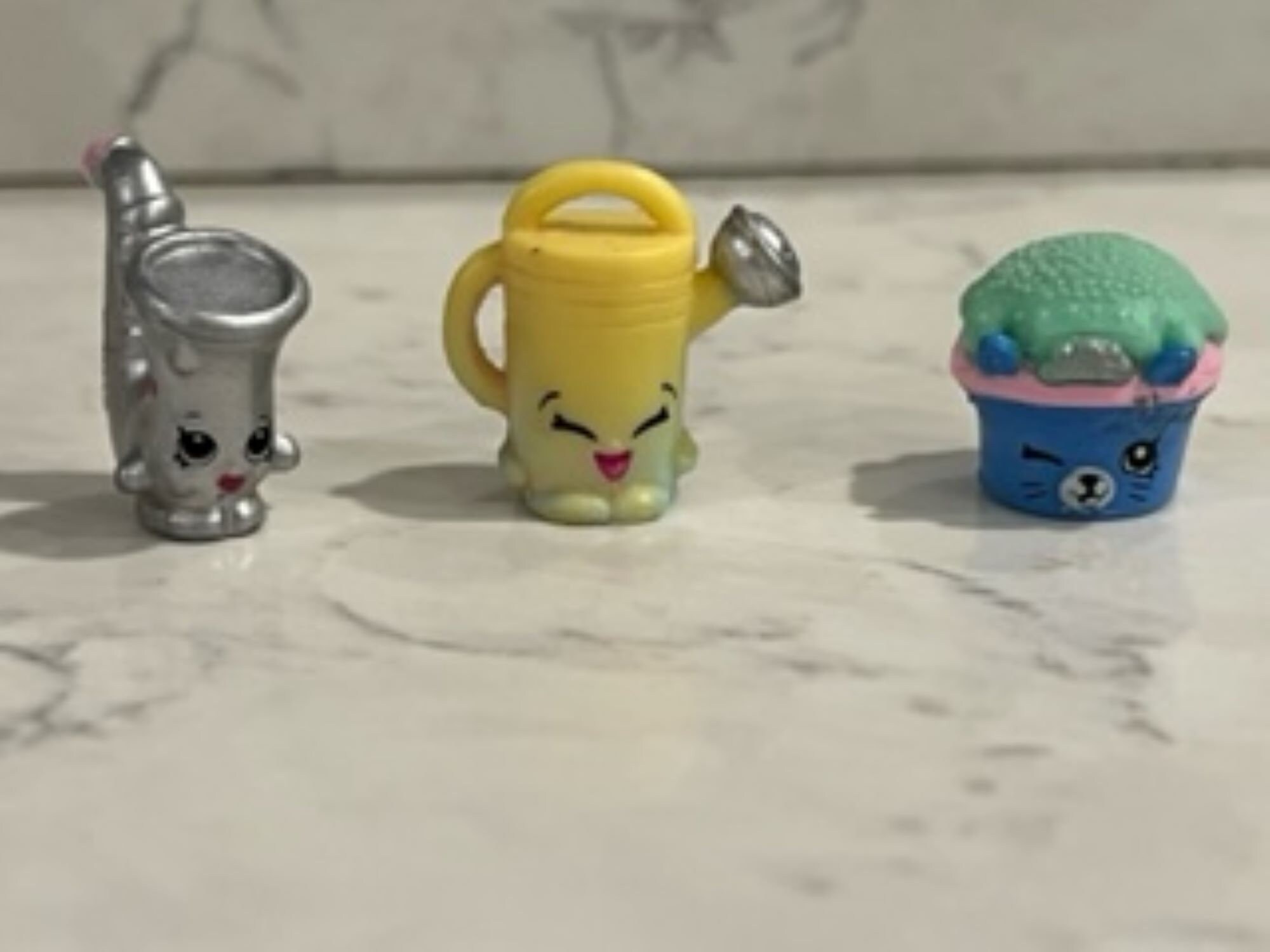 Common Season 5 Shopkins royal Cupcake max Saxophone and wally