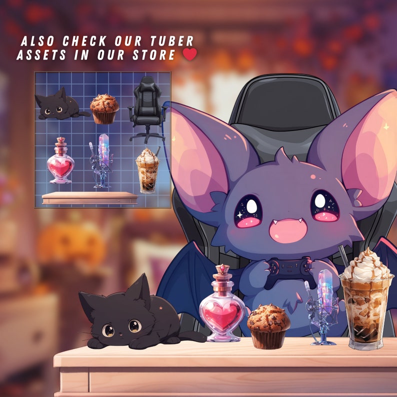 Op de afbeelding: Een schattige paarse vleermuis met een zwarte gaming-headset zit in een zwarte gaming-stoel. De vleermuis houdt een videogamecontroller vast. Er staan twee zwarte katten, een glas ijskoffie, een muffin en een flesje drank op een houten tafel voor de vleermuis. De tekst "ALSO CHECK OUR TUBER ASSETS IN OUR STORE" is zichtbaar in de linkerbovenhoek van de afbeelding.