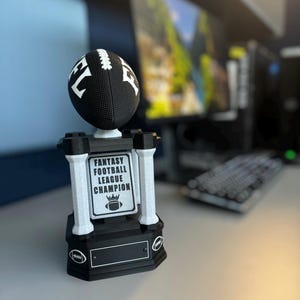 Schreibtisch Titan Fantasy Fussball Trophy