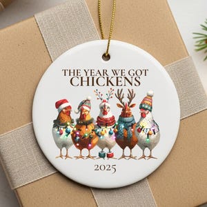 Ornamento natalizio a forma di pollo, ornamento in ceramica, ornamento a forma di polli da cortile, ornamento a forma di animale da fattoria, regalo ricordo 2025