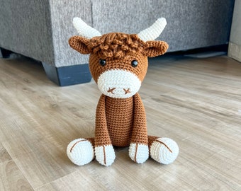Highland cow stuffed animal. Crochet highland cow.