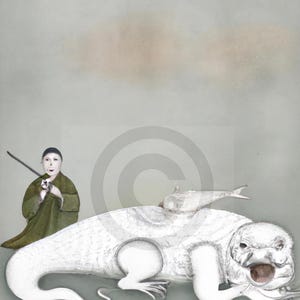 Puede incluir: Ilustración de una persona con una túnica verde sosteniendo una espada, frente a una gran criatura reptiliana blanca con un pez en la espalda. El fondo es gris apagado con una nube marrón claro.