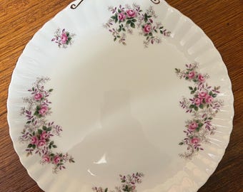 Royal Albert “Lavender Rose” Oval Serving Platter – 24cm x 26cm – Vintage England Bone China