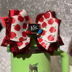 Back To School Apples  / Teacher / School supply Stanley Cup Straw Bow