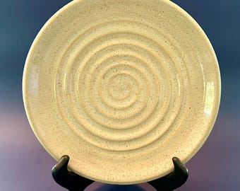 Talerz spiralny w kolorze wanilii