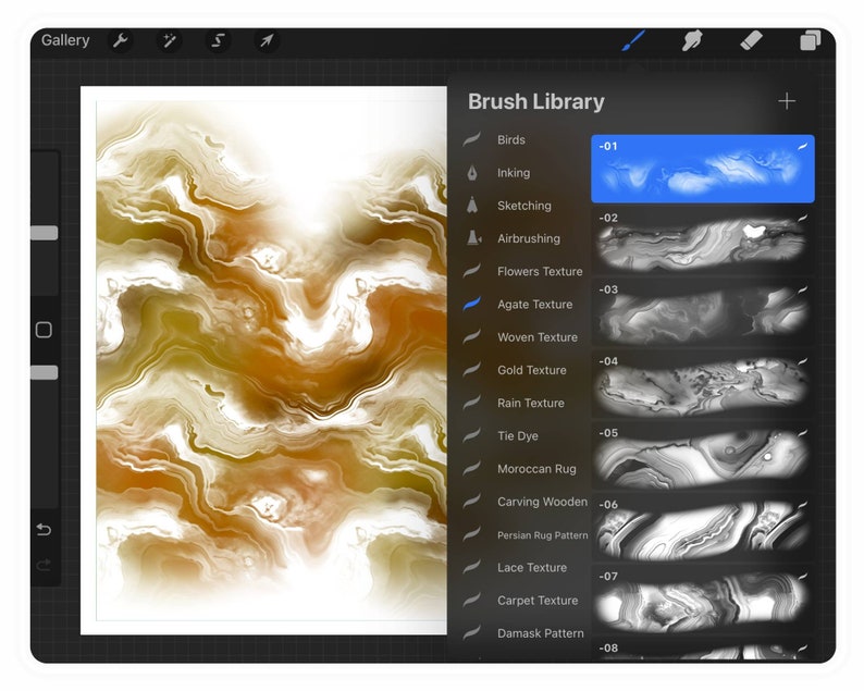 K&ouml;nnte beinhalten: Eine digitale Kunstprogrammoberfl&auml;che, die eine wei&szlig;e Leinwand mit einem wirbelnden, abstrakten Design in Gold-, Braun- und Wei&szlig;t&ouml;nen zeigt. Das Panel "Pinselbibliothek" zeigt verschiedene Texturoptionen, darunter "Agate Texture" und "Gold Texture".