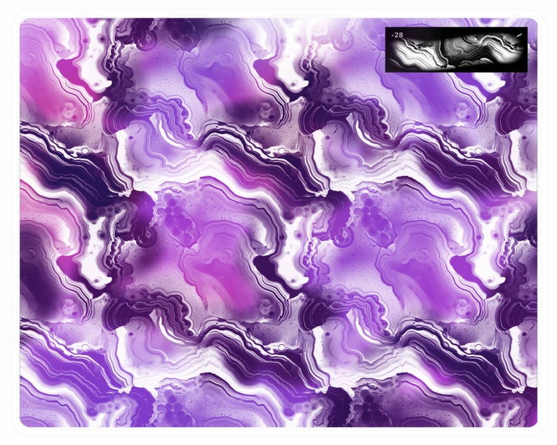 K&ouml;nnte beinhalten: Abstraktes Muster mit wirbelnden Formen in Lila, Magenta und Wei&szlig;. Das Design &auml;hnelt Achat oder Marmor, mit flie&szlig;enden Linien und Farbverl&auml;ufen. Der Gesamteffekt ist eine lebendige und k&uuml;nstlerische Darstellung.