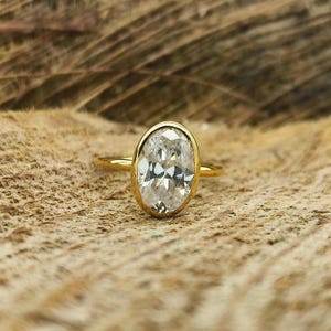 1, 2 or 3ct Oval Cut Solitaire Bezel Ring / Oval Bezel Engagement Ring / Oval Cut Bezel Wedding Ring / Oval Cut Diamond Simulant CZ Ring