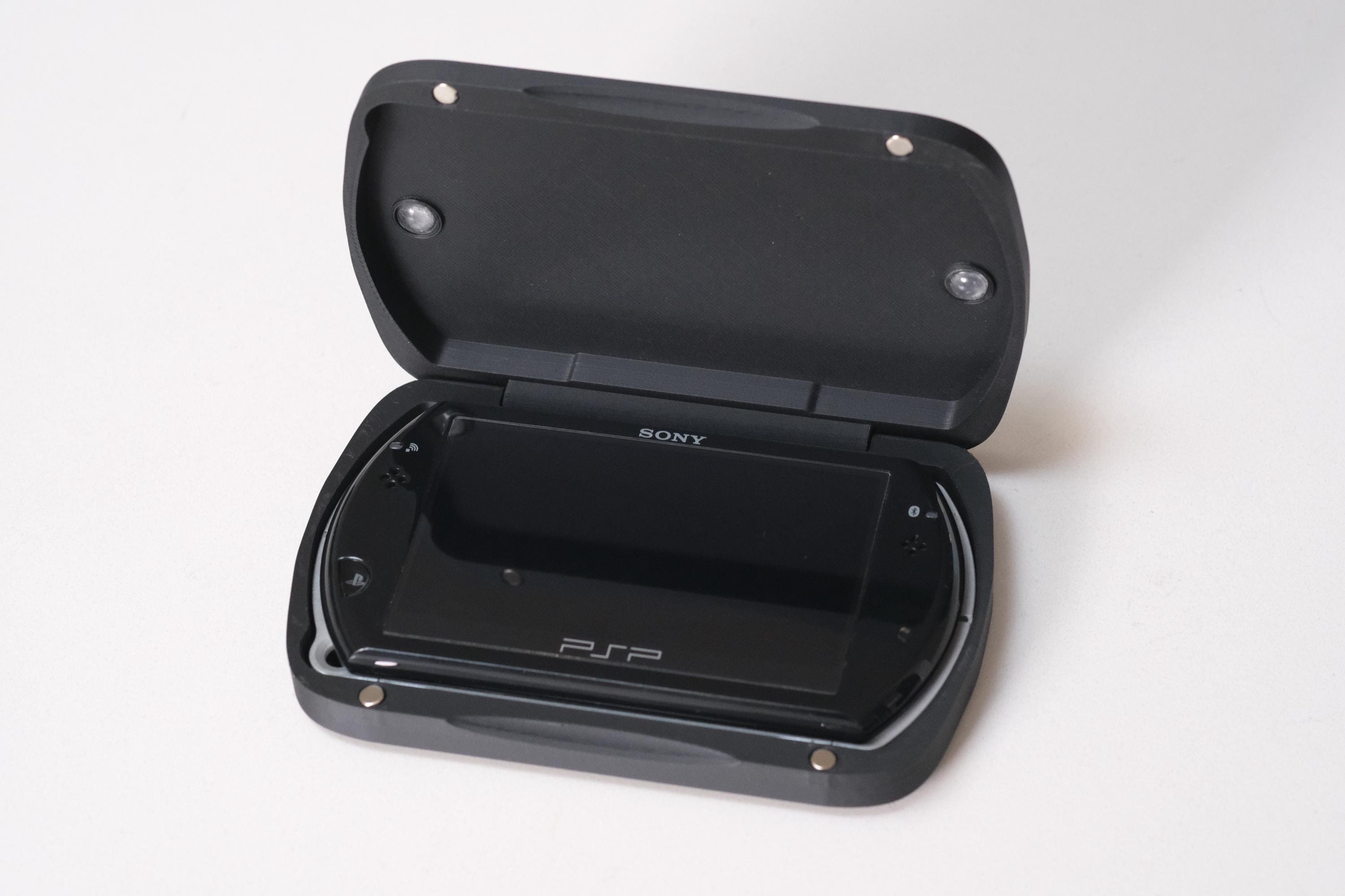 PSP Go Hard Case With Magnetic Closure - Etsy