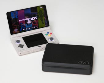 AYN Thor Hardcase with Magnetic Closure