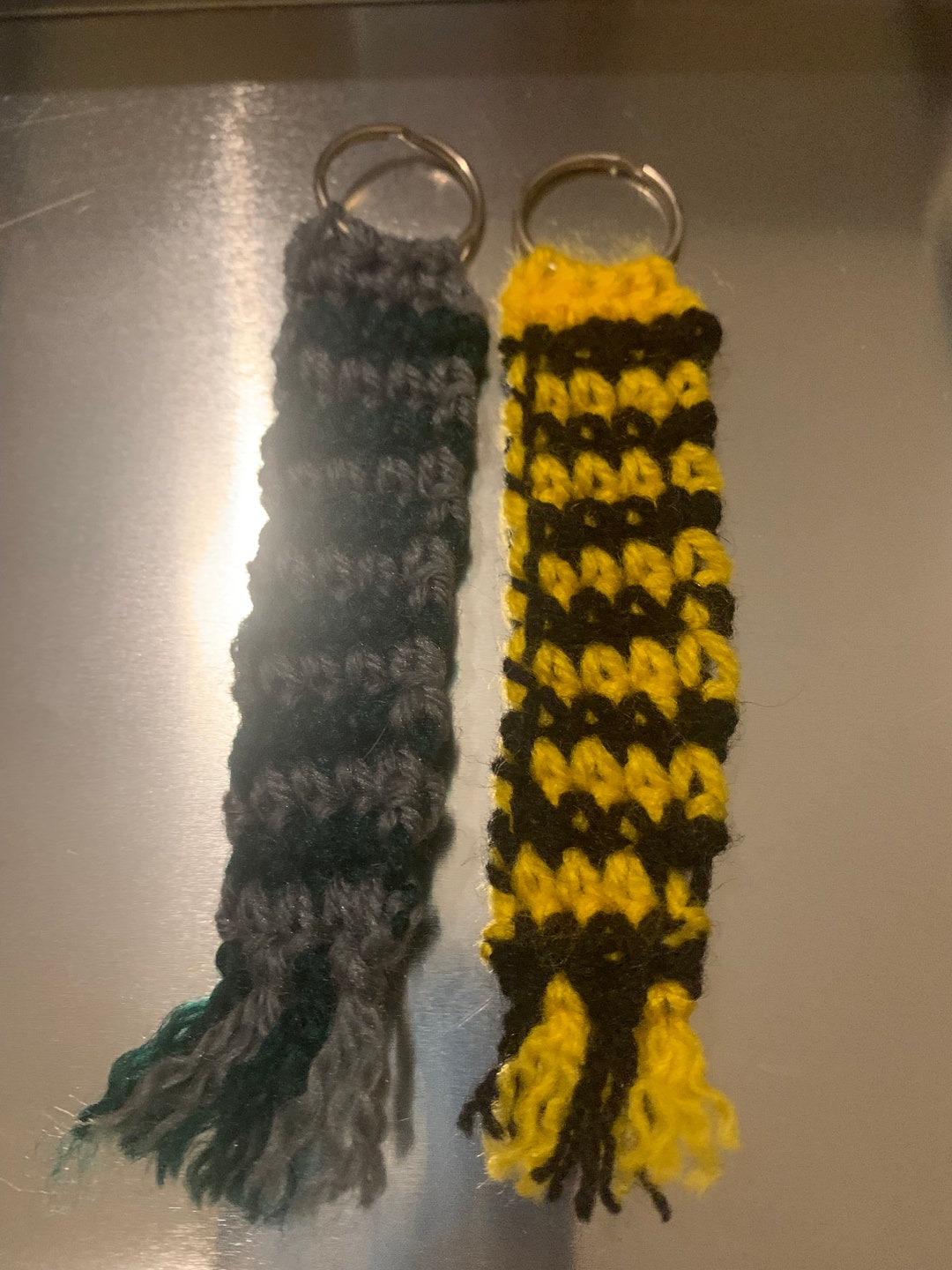 Grupo Erik Keyring Harry Potter Merchandise - Scarf Keychain, Cute