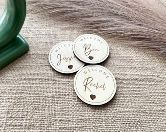 Wedding Table Name Tags, Guest Place Cards, Table Place Name, Custom Engraved, Personalised Place Names, Round Wedding Favors, Tischname,
