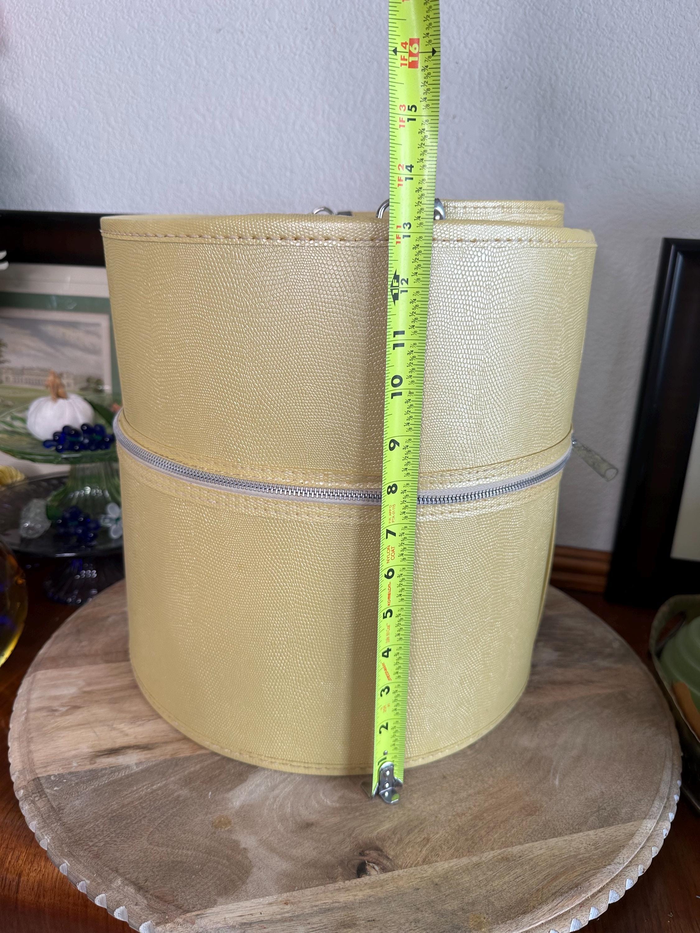Vintage Mid-century Butter Yellow Wig / Hat Box Round Travel  display picture 3