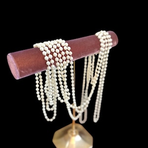 Proportionen London Vintage Verstellbarer Messing & Burgund Schmuckständer für Halsketten