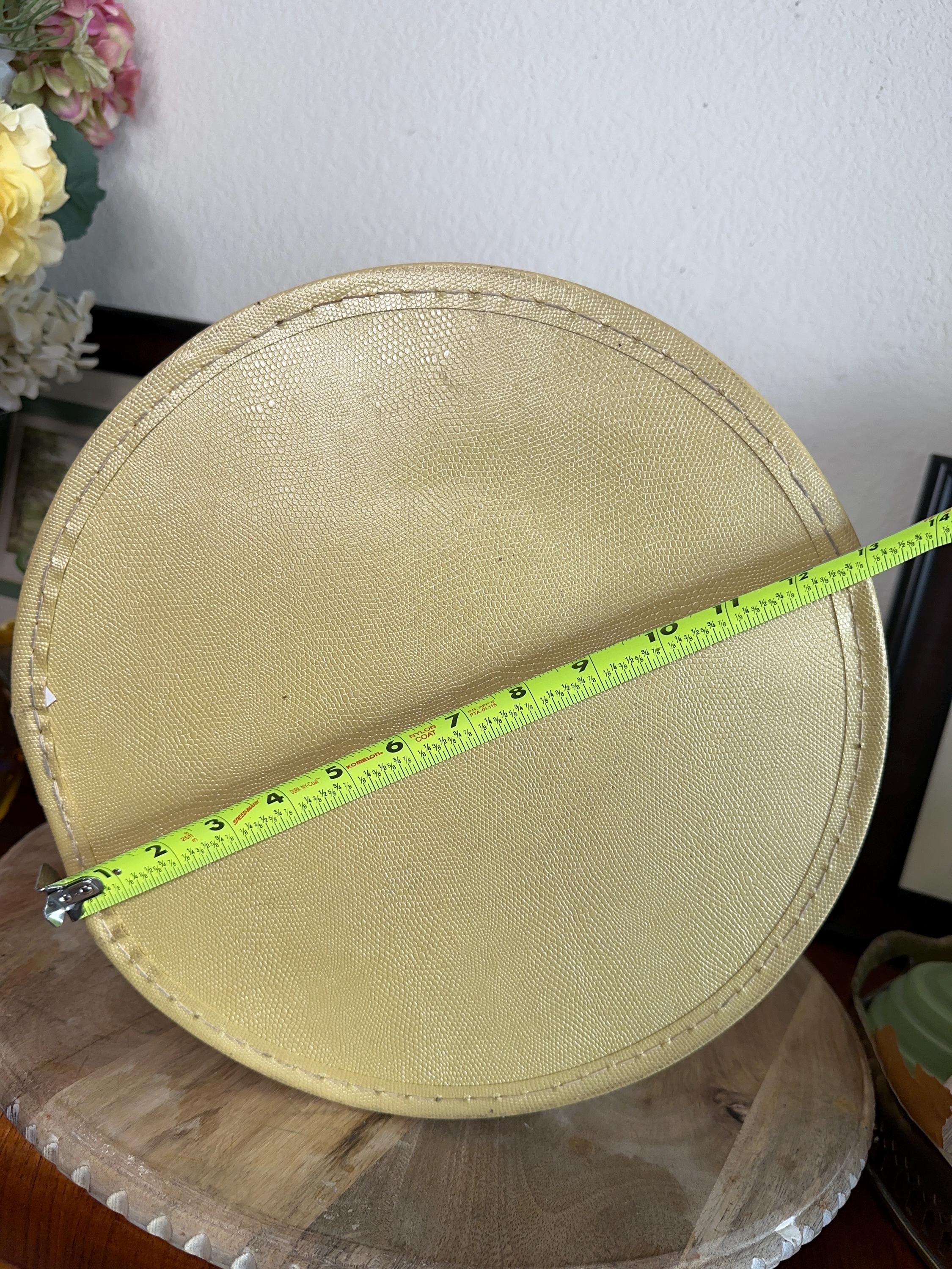 Vintage Mid-Century Butter Yellow Wig / Hat Box Round Travel Case w/ Handle VTG Wig Hat Box Travel Case w Handle Green blue mid century  main image 4