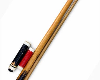 Taco de billar vintage de 4 piezas de 56 pulgadas, madera, rojo, negro y latón.