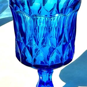 Set di 4 bicchieri blu vintage Noritake con stelo, calici da vino e acqua.