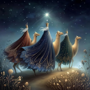 Può includere: Illustrazione dei tre re magi a dorso di cammello, sotto un cielo stellato. Gli uomini indossano abiti ornati nei toni del rosso, blu e verde, con dettagli dorati. Una stella luminosa brilla sopra di loro, guidandoli.