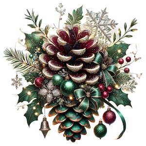 Puede incluir: Un arreglo navideño festivo con un gran cono de pino burdeos con detalles dorados, rodeado de hojas de acebo verdes, bayas rojas y adornos verdes y dorados.