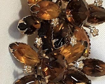 Conjunto de joyas de 3 piezas de aleación de diamantes de imitación, 1 broche y pendientes para mujer, elegante conjunto de joyas con diseño floral vintage y elegante de flores.
