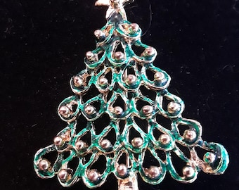 Vintage Green Enamel Christmas Tree with Gold Tone Brooch Pin Unsigned