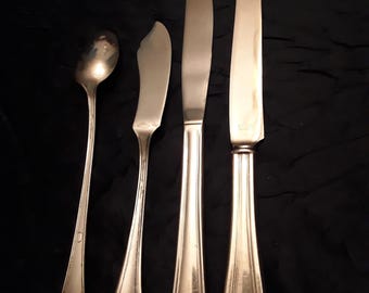 Vintage Silver Plated Mismatched Dinner Knives, Butter knife and a Ice Tea Spoon Flatware
