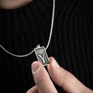 Collar con letra Y en plata de ley 925 para hombre, diseño especial y cadena de 60 cm.