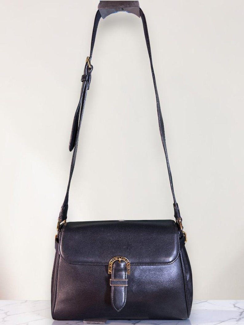Valentino Garavani Vintage Leather Shoulder Bag w/Iconic Gold Logo Buckle & COA bild 2