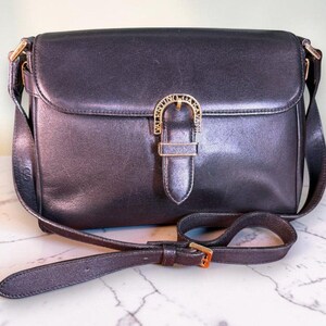 Valentino Garavani Vintage Leather Shoulder Bag w/Iconic Gold Logo Buckle & COA bild 15