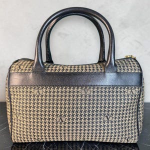 Bolso Valentino Garavani Vintage con logo de pata de gallo y ribete de cuero negro. Certificado de autenticidad. imagen 4