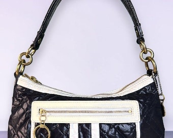 Bolso de hombro Coach Y2K Poppy "Ski Bunny" Groovy de piel acolchada y nailon