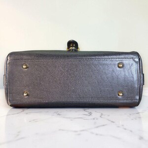 Valentino Garavani Vintage Leather Shoulder Bag w/Iconic Gold Logo Buckle & COA bild 8