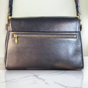 Valentino Garavani Vintage Leather Shoulder Bag w/Iconic Gold Logo Buckle & COA bild 7