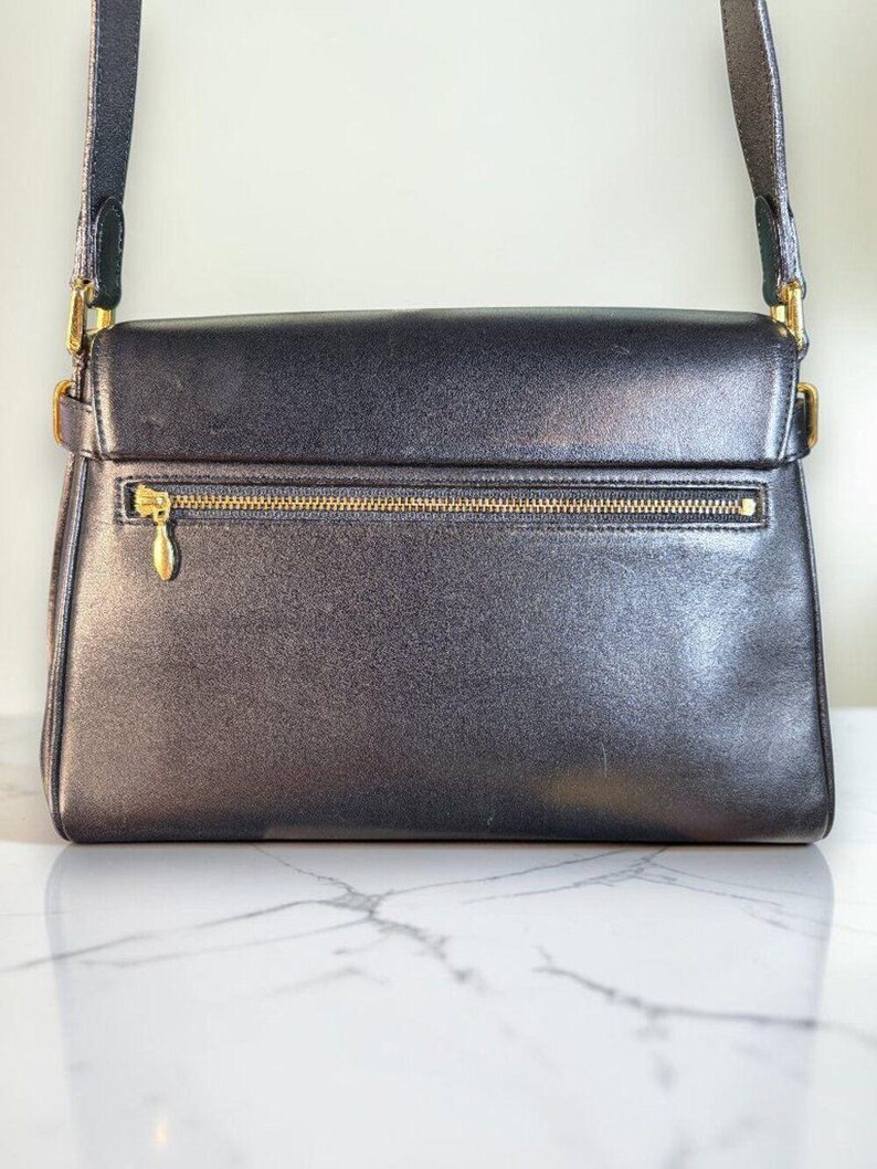 Valentino Garavani Vintage Leather Shoulder Bag w/Iconic Gold Logo Buckle & COA bild 7