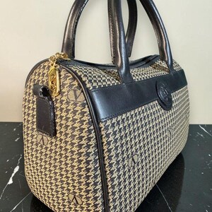 Bolso Valentino Garavani Vintage con logo de pata de gallo y ribete de cuero negro. Certificado de autenticidad. imagen 5