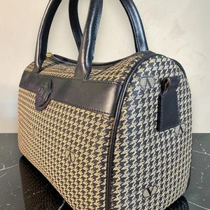 Bolso Valentino Garavani Vintage con logo de pata de gallo y ribete de cuero negro. Certificado de autenticidad. imagen 6
