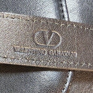 Valentino Garavani Vintage Leather Shoulder Bag w/Iconic Gold Logo Buckle & COA bild 16