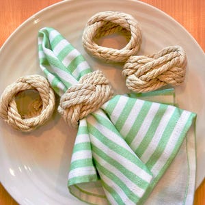 Natürliche Seil Serviettenringe | Boho Knoten Serviettenhalter | Natürlich Serviette Ringe | Tisch Dekor | Gedeck | Rustikale Hochzeit-Serviettenringe