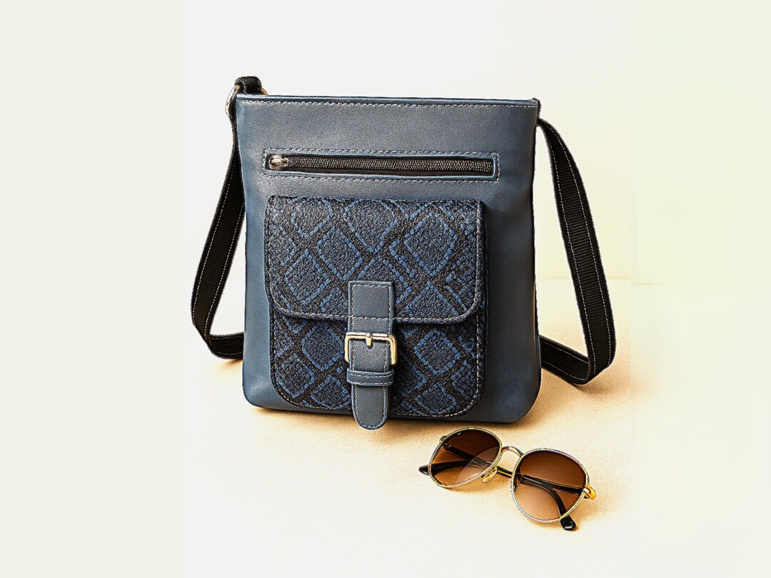 Crossbody Sling Bag, Travel Emboss Snake Pattern Shoulder
