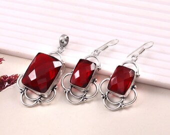 Set di gioielli fatti a mano in granato rosso per donna - Ciondolo e orecchini in stile vintage - Regalo di nozze boho - Set di gioielli importanti placcati in argento
