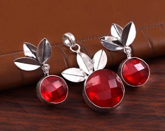 Set di gioielli fatti a mano in granato rosso per donna - Ciondolo e orecchini in stile vintage - Regalo di nozze boho - Set di gioielli importanti placcati in argento