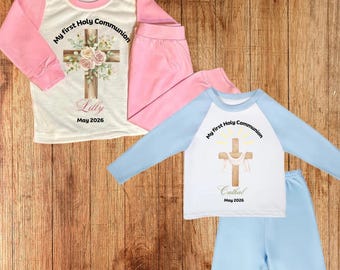 Pijama infantil personalizado de primera comunión. Disponible en rosa y azul.