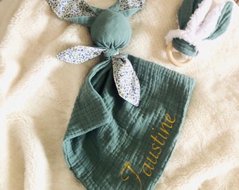 Baby rabbit comforter and his rattle to personalize with a first name