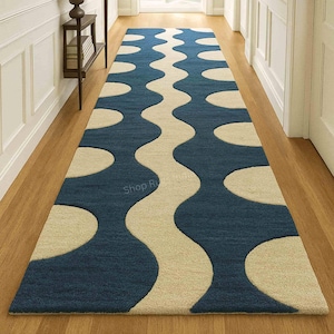 Alfombra de pasillo de lana tejida a mano: Alfombra abstracta azul y beige para pasillo
