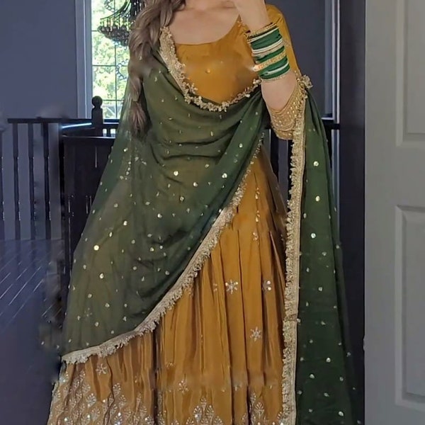 Indiase geel uitlopende Anarkali jurk met Dupatta, Haldi ceremonie feestkleding jurk voor meisjes, Pakistaanse mooie Ruffle Maxi Outfit voor dames