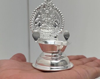 Diya de plata de ley 925 – Lámpara de puja estilo templo / Regalo de Diwali