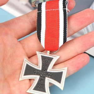 Militaria award medal EK Iron Cross 1914 W on ribbon German Empire