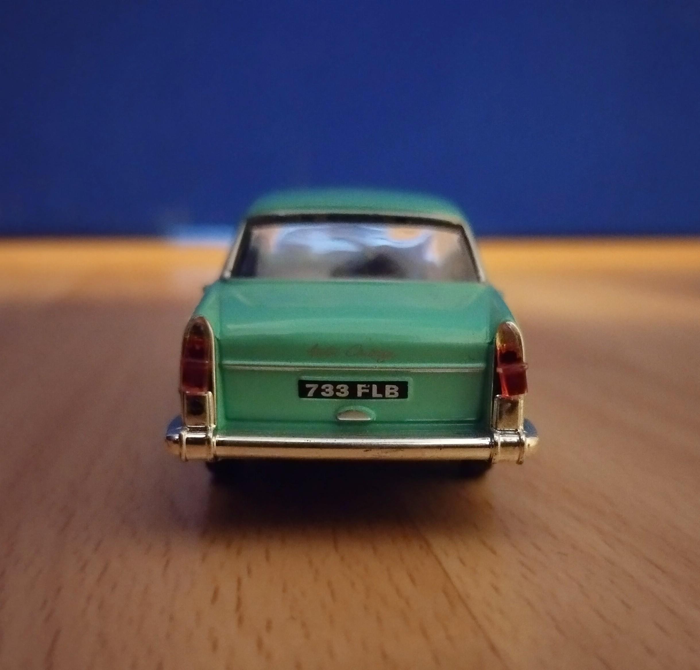 SPOT-ON AUSTIN A60 CAMBRIDGE 1/42スケール YY 1:42 SPOT-ON SPOTON AUSTIN A60 CAMBRIDGE TURQUOISE
