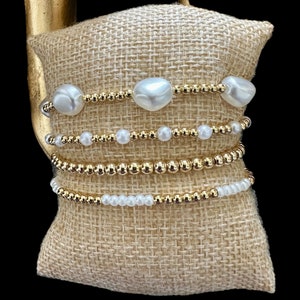 4 Stück Gold Filled Armband-Stapel mit Perlen-Akzenten